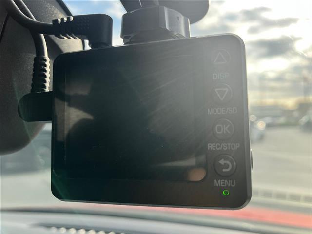 ポロ TSIコンフォートライン 純正ナビ/バックカメラ/ドライブレコーダー前後/リモコンキー/スペアキー1本/パドルシフト/レーダークルーズコントロール/純正アルミホイール/オートライト/W+サイドエアバッグ/横滑り防止装置(28枚目)