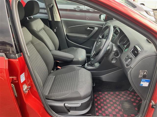 ポロ TSIコンフォートライン 純正ナビ/バックカメラ/ドライブレコーダー前後/リモコンキー/スペアキー1本/パドルシフト/レーダークルーズコントロール/純正アルミホイール/オートライト/W+サイドエアバッグ/横滑り防止装置(31枚目)