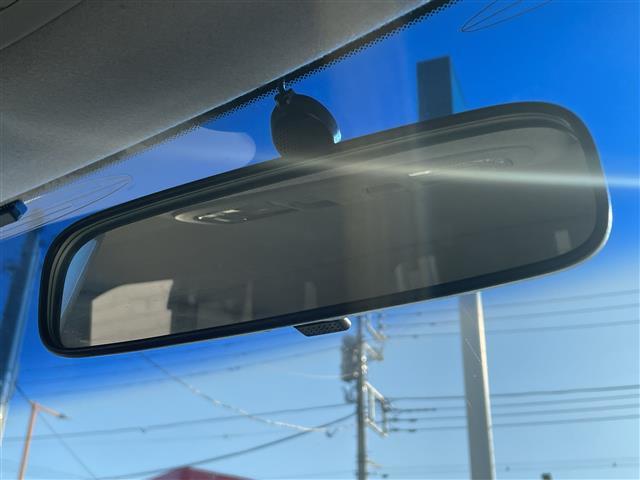 ステップワゴンスパーダ Z 8型ナビ/バックカメラ/ガラスルーフ/ETC/保証書/記録簿/パワーステアリング/パワーウィンドウ/オートエアコン/三列シート/純正フロアマット/両側パワースライドドア/社外アルミホイール/WエアB(24枚目)