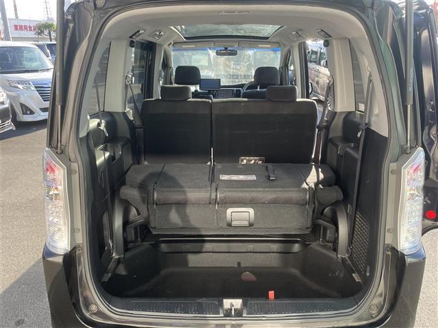 ステップワゴンスパーダ Z 8型ナビ/バックカメラ/ガラスルーフ/ETC/保証書/記録簿/パワーステアリング/パワーウィンドウ/オートエアコン/三列シート/純正フロアマット/両側パワースライドドア/社外アルミホイール/WエアB(37枚目)