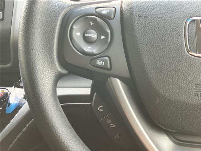【　ステアリングスイッチ　】手元のスイッチでナビ操作が可能です！！非常に便利な機能です。取り付けのナビによってはオプション設定となっております！詳しくはスタッフまで♪