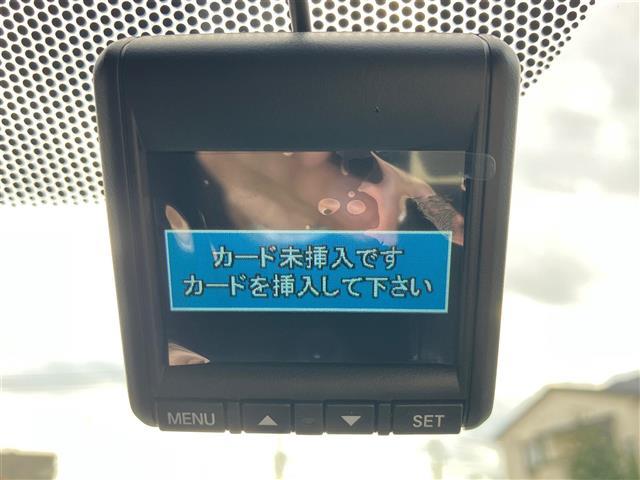 【　ドライブレコーダー　】万が一の事故してしまった、事故された時しっかりと記録してくれます！！安心してドライブが楽しめますね♪