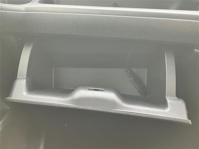 【　内装インテリア　】現車の確認はお電話で在庫のご確認の上、是非ご来店くださいませ！ご来店の難しい方は店舗スタッフがお電話やメールで詳細をお答えさせて頂きます。