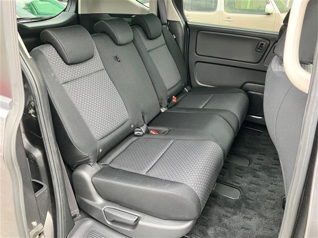 【　セカンドシート　】２列目も広々お乗りいただけます♪