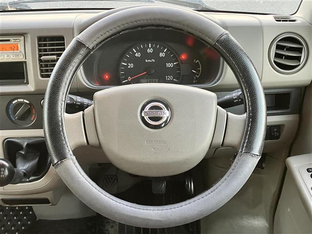 NV100クリッパーバン GX マニュアルエアコン/リモコンキー/パワーウィンドウ/パワーステアリング/CD.CDチェンジャー/純正フロアマット/布シート/両側スライドドア/盗難防止装置(10枚目)