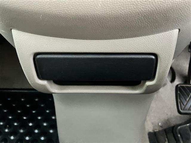 NV100クリッパーバン GX マニュアルエアコン/リモコンキー/パワーウィンドウ/パワーステアリング/CD.CDチェンジャー/純正フロアマット/布シート/両側スライドドア/盗難防止装置(22枚目)