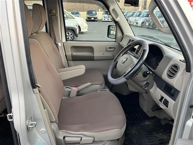 NV100クリッパーバン GX マニュアルエアコン/リモコンキー/パワーウィンドウ/パワーステアリング/CD.CDチェンジャー/純正フロアマット/布シート/両側スライドドア/盗難防止装置(31枚目)