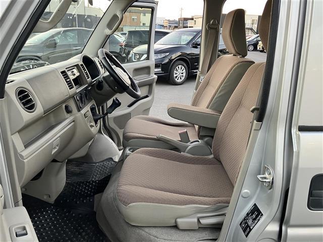 NV100クリッパーバン GX マニュアルエアコン/リモコンキー/パワーウィンドウ/パワーステアリング/CD.CDチェンジャー/純正フロアマット/布シート/両側スライドドア/盗難防止装置(32枚目)