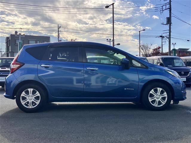 ノート e-パワー X 純正ナビ/全方位カメラ/デジタルインナーミラー/純正ドライブレコーダー/純正ETC/スマートキー/純正フロアマット/コーナーセンサー前後/レーンキープアシスト/Wエアバッグ/衝突軽減システム/LED(9枚目)