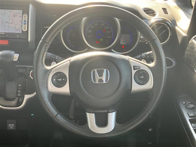 Ｎ－ＢＯＸカスタム Ｇ　ターボＳＳパッケージ　純正ナビ／バックカメラパドルシフト／両側パワースライドドア／アイドリングストップ／クルーズコントロール／スマートキー／スペアキー１本／純正アルミホイール／オートライト／衝突軽減システム／ドアバイザー（11枚目）