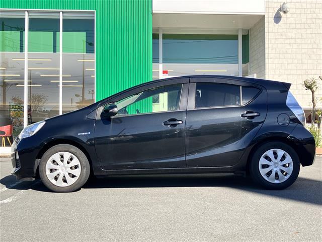 アクア Ｓ　純正ナビ／ＥＴＣ／オートエアコン／オートライト／エンジンスタートボタン／パワーステアリング／パワーウィンドウ／取扱説明書／スマートキー／オートエアコン／純正フロアマット／布シート／Ｗエアバック／ＡＢＳ（9枚目）