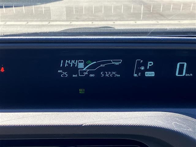 アクア Ｓ　純正ナビ／ＥＴＣ／オートエアコン／オートライト／エンジンスタートボタン／パワーステアリング／パワーウィンドウ／取扱説明書／スマートキー／オートエアコン／純正フロアマット／布シート／Ｗエアバック／ＡＢＳ（12枚目）