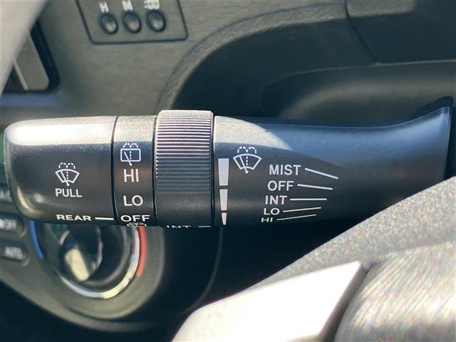 アクア Ｓ　純正ナビ／ＥＴＣ／オートエアコン／オートライト／エンジンスタートボタン／パワーステアリング／パワーウィンドウ／取扱説明書／スマートキー／オートエアコン／純正フロアマット／布シート／Ｗエアバック／ＡＢＳ（13枚目）