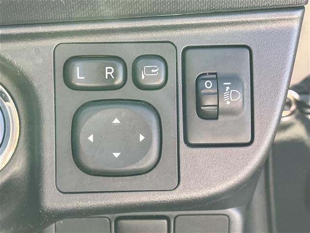 アクア Ｓ　純正ナビ／ＥＴＣ／オートエアコン／オートライト／エンジンスタートボタン／パワーステアリング／パワーウィンドウ／取扱説明書／スマートキー／オートエアコン／純正フロアマット／布シート／Ｗエアバック／ＡＢＳ（16枚目）