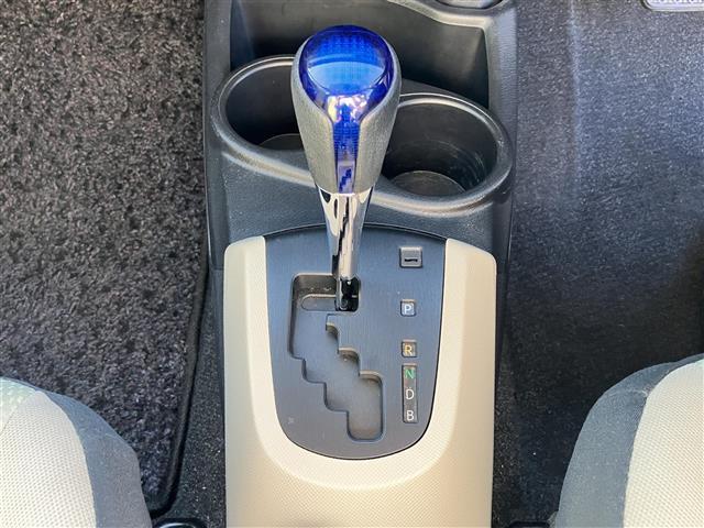 アクア Ｓ　純正ナビ／ＥＴＣ／オートエアコン／オートライト／エンジンスタートボタン／パワーステアリング／パワーウィンドウ／取扱説明書／スマートキー／オートエアコン／純正フロアマット／布シート／Ｗエアバック／ＡＢＳ（25枚目）