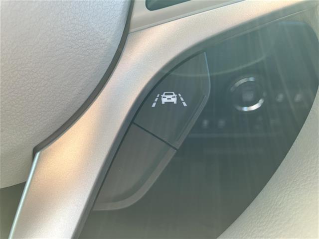 ワゴンＲスマイル ハイブリッドＸ　届出済未使用車／純正９型ナビ／全方位カメラ／保証書／取扱説明書／レーダークルーズコントロール／ＵＳＢ／前席シートヒーター／両側パワースライドドア／コーナーセンサー前後／ヘッドアップディスプレイ／ＬＥＤ（16枚目）