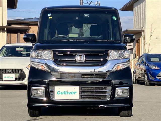 Ｎ－ＢＯＸカスタム Ｇ　ＳＳブラックスタイルパッケージ　純正ナビ／バックカメラ／ドライブレコーダー前後／ＥＴＣ／アイドリングストップ／スマートキー／オートエアコン／スペアキー１本／両側パワースライドドア／純正フロアマット／純正アルミホイール／オートライト（6枚目）