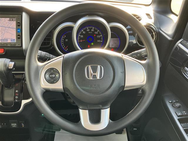 Ｎ－ＢＯＸカスタム Ｇ　ＳＳブラックスタイルパッケージ　純正ナビ／バックカメラ／ドライブレコーダー前後／ＥＴＣ／アイドリングストップ／スマートキー／オートエアコン／スペアキー１本／両側パワースライドドア／純正フロアマット／純正アルミホイール／オートライト（11枚目）