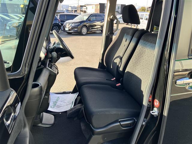 Ｎ－ＢＯＸカスタム Ｇ　ＳＳブラックスタイルパッケージ　純正ナビ／バックカメラ／ドライブレコーダー前後／ＥＴＣ／アイドリングストップ／スマートキー／オートエアコン／スペアキー１本／両側パワースライドドア／純正フロアマット／純正アルミホイール／オートライト（33枚目）