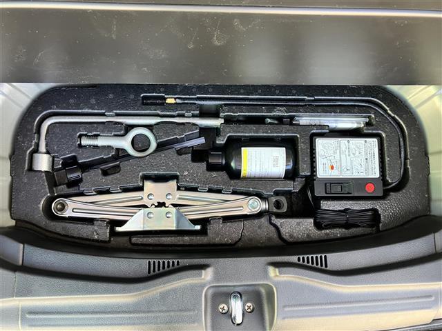 Ｎ－ＢＯＸカスタム Ｇ　ＳＳブラックスタイルパッケージ　純正ナビ／バックカメラ／ドライブレコーダー前後／ＥＴＣ／アイドリングストップ／スマートキー／オートエアコン／スペアキー１本／両側パワースライドドア／純正フロアマット／純正アルミホイール／オートライト（41枚目）