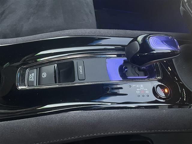 ヴェゼル ハイブリッドＲＳ・ホンダセンシング　純正ナビ／ホンダセンシング／バックカメラ／Ｄ＋Ｎ席シートヒーター／パドルシフト／クルコン／純正アルミホイール／純正フロアマット／レーンキープアシスト／ＥＴＣ／横滑り防止装置／キセノンヘッドライト（21枚目）