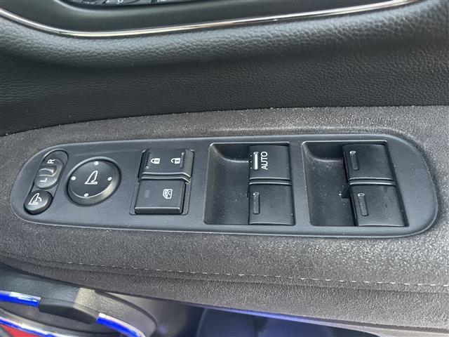 ヴェゼル ハイブリッドＲＳ・ホンダセンシング　純正ナビ／ホンダセンシング／バックカメラ／Ｄ＋Ｎ席シートヒーター／パドルシフト／クルコン／純正アルミホイール／純正フロアマット／レーンキープアシスト／ＥＴＣ／横滑り防止装置／キセノンヘッドライト（24枚目）