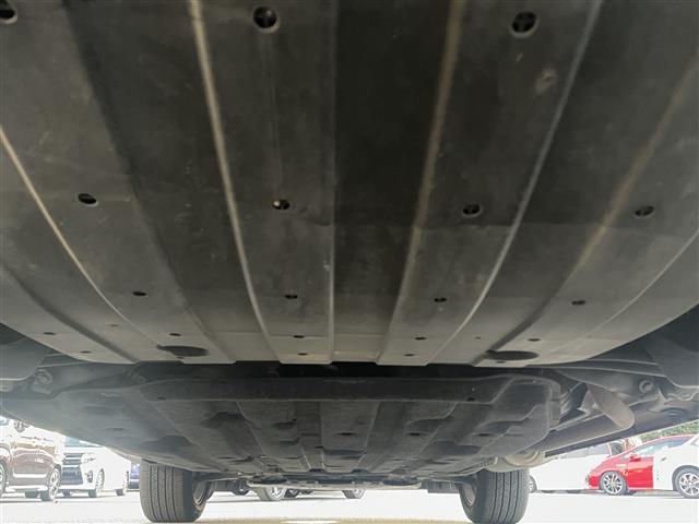 ヴェゼル ハイブリッドＲＳ・ホンダセンシング　純正ナビ／ホンダセンシング／バックカメラ／Ｄ＋Ｎ席シートヒーター／パドルシフト／クルコン／純正アルミホイール／純正フロアマット／レーンキープアシスト／ＥＴＣ／横滑り防止装置／キセノンヘッドライト（42枚目）