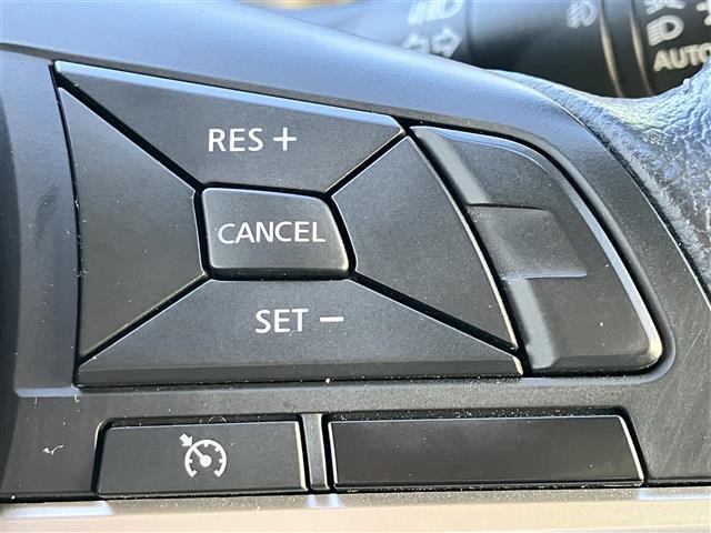 セレナ ハイウェイスター Vセレクション 純正8型ナビ/全方位カメラ/ドラレコ/後席モニター/ETC/パーキングアシスト/クルコン/ウォークスルー/両側パワスラ/純正アルミ/純正フロアマット/コーナーセンサー前後/盗難防止装置/オートライト(14枚目)