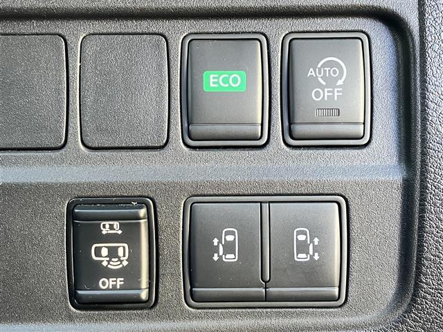 セレナ ハイウェイスター Vセレクション 純正8型ナビ/全方位カメラ/ドラレコ/後席モニター/ETC/パーキングアシスト/クルコン/ウォークスルー/両側パワスラ/純正アルミ/純正フロアマット/コーナーセンサー前後/盗難防止装置/オートライト(17枚目)