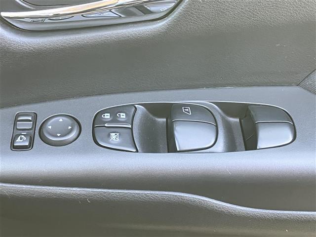 セレナ ハイウェイスター Vセレクション 純正8型ナビ/全方位カメラ/ドラレコ/後席モニター/ETC/パーキングアシスト/クルコン/ウォークスルー/両側パワスラ/純正アルミ/純正フロアマット/コーナーセンサー前後/盗難防止装置/オートライト(18枚目)