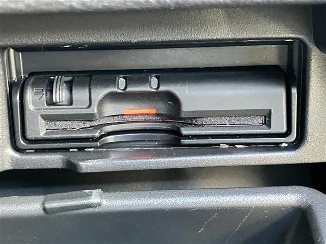 セレナ ハイウェイスター Vセレクション 純正8型ナビ/全方位カメラ/ドラレコ/後席モニター/ETC/パーキングアシスト/クルコン/ウォークスルー/両側パワスラ/純正アルミ/純正フロアマット/コーナーセンサー前後/盗難防止装置/オートライト(19枚目)