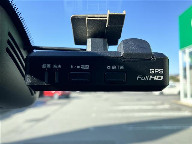 セレナ ハイウェイスター Vセレクション 純正8型ナビ/全方位カメラ/ドラレコ/後席モニター/ETC/パーキングアシスト/クルコン/ウォークスルー/両側パワスラ/純正アルミ/純正フロアマット/コーナーセンサー前後/盗難防止装置/オートライト(20枚目)