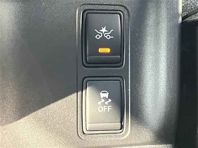 セレナ ハイウェイスター Vセレクション 純正8型ナビ/全方位カメラ/ドラレコ/後席モニター/ETC/パーキングアシスト/クルコン/ウォークスルー/両側パワスラ/純正アルミ/純正フロアマット/コーナーセンサー前後/盗難防止装置/オートライト(25枚目)