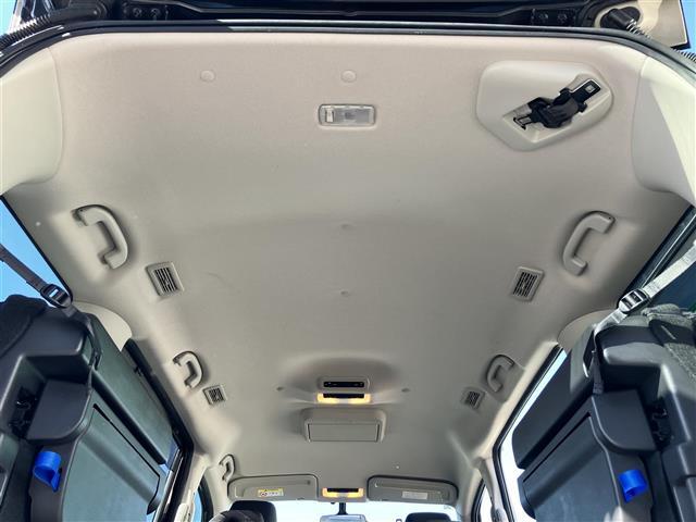 セレナ ハイウェイスター Vセレクション 純正8型ナビ/全方位カメラ/ドラレコ/後席モニター/ETC/パーキングアシスト/クルコン/ウォークスルー/両側パワスラ/純正アルミ/純正フロアマット/コーナーセンサー前後/盗難防止装置/オートライト(43枚目)