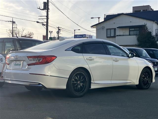 アコード EX 純正8型ナビ/バックカメラ/ETC/全席シートヒーター/パドルシフト/レーダークルコン/USB/サンルーフ/純正フロアマット/パワーシート/レザーシート/ホンダセンシング/純正アルミ車載/BSM(4枚目)