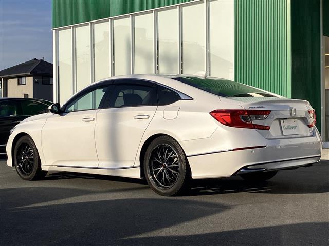 アコード EX 純正8型ナビ/バックカメラ/ETC/全席シートヒーター/パドルシフト/レーダークルコン/USB/サンルーフ/純正フロアマット/パワーシート/レザーシート/ホンダセンシング/純正アルミ車載/BSM(5枚目)