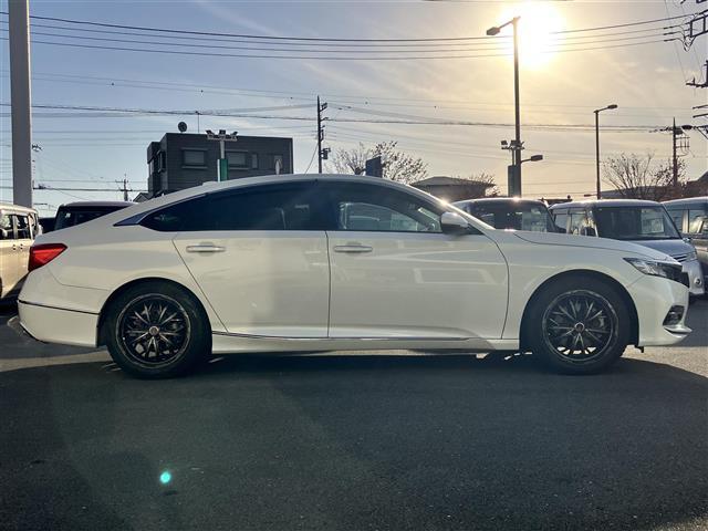 アコード EX 純正8型ナビ/バックカメラ/ETC/全席シートヒーター/パドルシフト/レーダークルコン/USB/サンルーフ/純正フロアマット/パワーシート/レザーシート/ホンダセンシング/純正アルミ車載/BSM(8枚目)