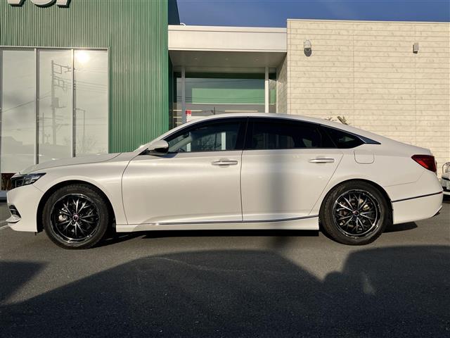 アコード EX 純正8型ナビ/バックカメラ/ETC/全席シートヒーター/パドルシフト/レーダークルコン/USB/サンルーフ/純正フロアマット/パワーシート/レザーシート/ホンダセンシング/純正アルミ車載/BSM(9枚目)