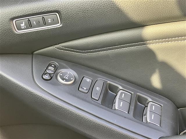 アコード EX 純正8型ナビ/バックカメラ/ETC/全席シートヒーター/パドルシフト/レーダークルコン/USB/サンルーフ/純正フロアマット/パワーシート/レザーシート/ホンダセンシング/純正アルミ車載/BSM(20枚目)