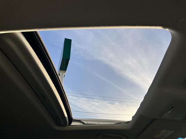 アコード EX 純正8型ナビ/バックカメラ/ETC/全席シートヒーター/パドルシフト/レーダークルコン/USB/サンルーフ/純正フロアマット/パワーシート/レザーシート/ホンダセンシング/純正アルミ車載/BSM(22枚目)