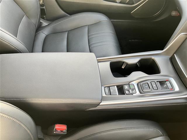 アコード EX 純正8型ナビ/バックカメラ/ETC/全席シートヒーター/パドルシフト/レーダークルコン/USB/サンルーフ/純正フロアマット/パワーシート/レザーシート/ホンダセンシング/純正アルミ車載/BSM(29枚目)