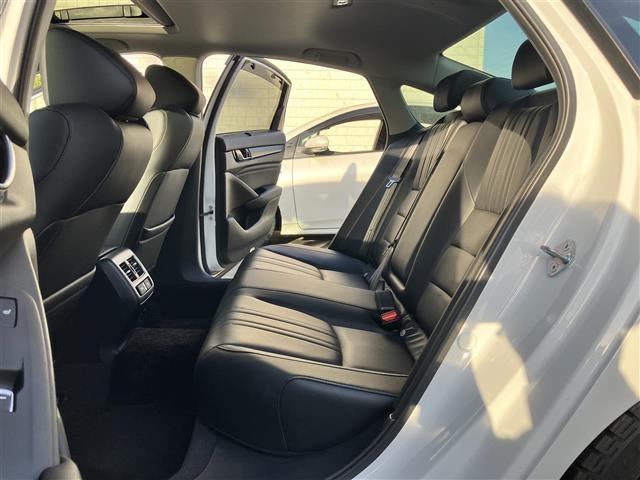 アコード EX 純正8型ナビ/バックカメラ/ETC/全席シートヒーター/パドルシフト/レーダークルコン/USB/サンルーフ/純正フロアマット/パワーシート/レザーシート/ホンダセンシング/純正アルミ車載/BSM(36枚目)