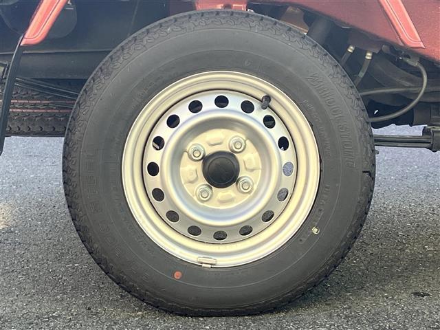 ハイゼットトラック ジャンボ エクストラ 4WD/ドライブレコーダー前後/アイドリングストップ/スマートキー/スペアキー1本/マニュアルエアコン/ディスプレイオーディオ/布シート/デジタルインナーミラー/オートライト/Wエアバッグ(13枚目)