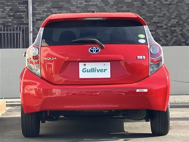 アクア S 純正ナビ/ETC/ドラレコ前後/オートライト/プッシュスタート/取扱説明書/アイドリングストップ/オートエアコン/スマートキー/スペアキー1本/純正フロアマット/wエアバッグ/横滑り防止装置/ハロゲン(7枚目)