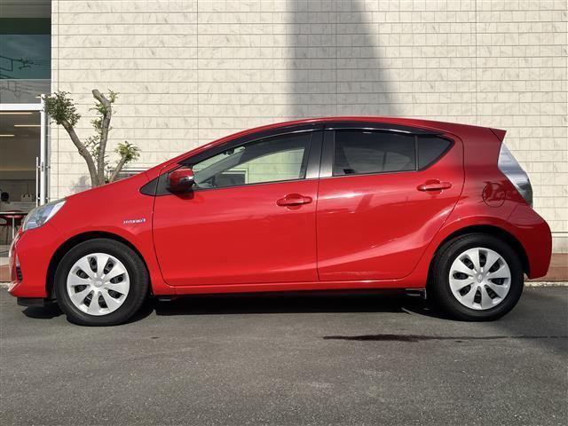 アクア S 純正ナビ/ETC/ドラレコ前後/オートライト/プッシュスタート/取扱説明書/アイドリングストップ/オートエアコン/スマートキー/スペアキー1本/純正フロアマット/wエアバッグ/横滑り防止装置/ハロゲン(8枚目)