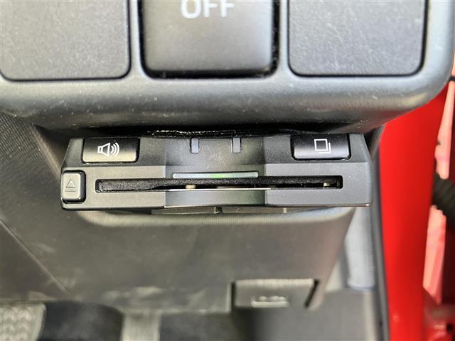 アクア S 純正ナビ/ETC/ドラレコ前後/オートライト/プッシュスタート/取扱説明書/アイドリングストップ/オートエアコン/スマートキー/スペアキー1本/純正フロアマット/wエアバッグ/横滑り防止装置/ハロゲン(17枚目)