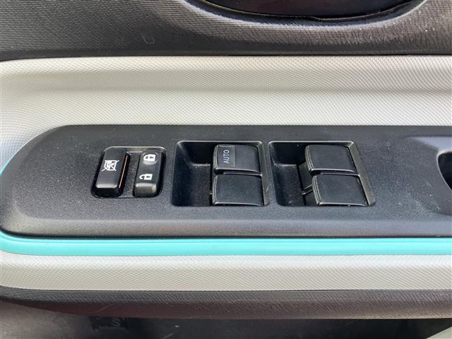 アクア S 純正ナビ/ETC/ドラレコ前後/オートライト/プッシュスタート/取扱説明書/アイドリングストップ/オートエアコン/スマートキー/スペアキー1本/純正フロアマット/wエアバッグ/横滑り防止装置/ハロゲン(18枚目)