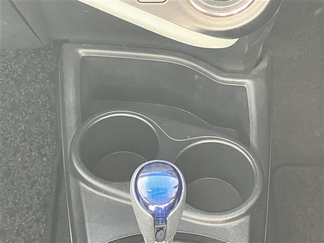 アクア S 純正ナビ/ETC/ドラレコ前後/オートライト/プッシュスタート/取扱説明書/アイドリングストップ/オートエアコン/スマートキー/スペアキー1本/純正フロアマット/wエアバッグ/横滑り防止装置/ハロゲン(24枚目)