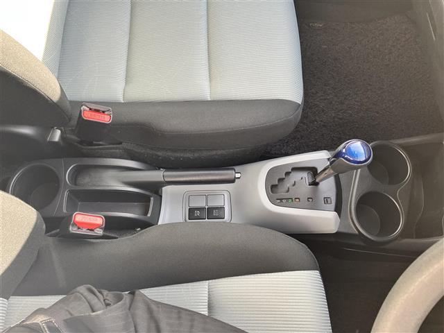 アクア S 純正ナビ/ETC/ドラレコ前後/オートライト/プッシュスタート/取扱説明書/アイドリングストップ/オートエアコン/スマートキー/スペアキー1本/純正フロアマット/wエアバッグ/横滑り防止装置/ハロゲン(27枚目)