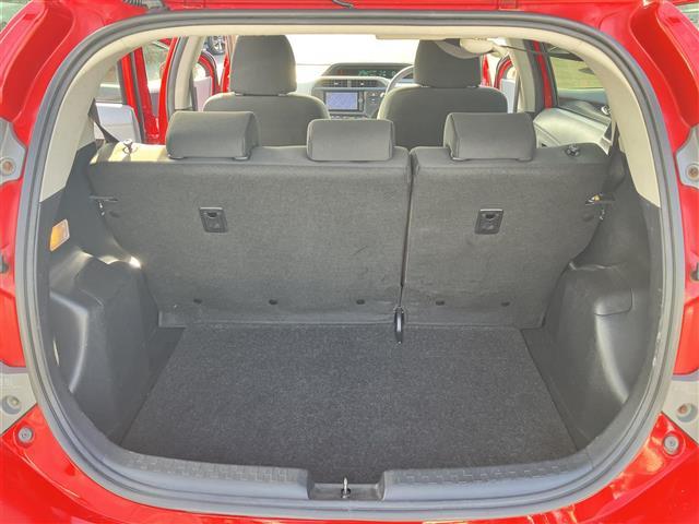 アクア S 純正ナビ/ETC/ドラレコ前後/オートライト/プッシュスタート/取扱説明書/アイドリングストップ/オートエアコン/スマートキー/スペアキー1本/純正フロアマット/wエアバッグ/横滑り防止装置/ハロゲン(37枚目)